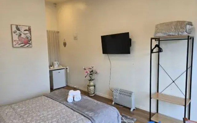 Private Studio Sleepout in Auckland's Convenient Location