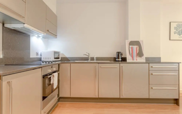 Lovely Modern Studio In Limehouse