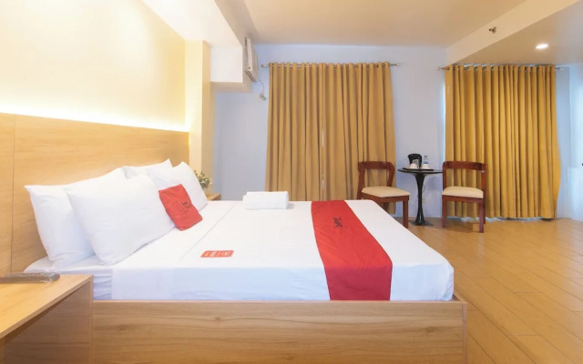 RedDoorz at LuxeLite Suites Makati