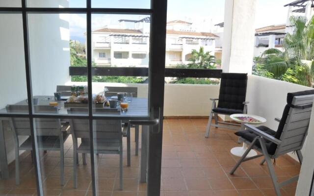 2201-Lovely 2 bedrooms with terrace and pool