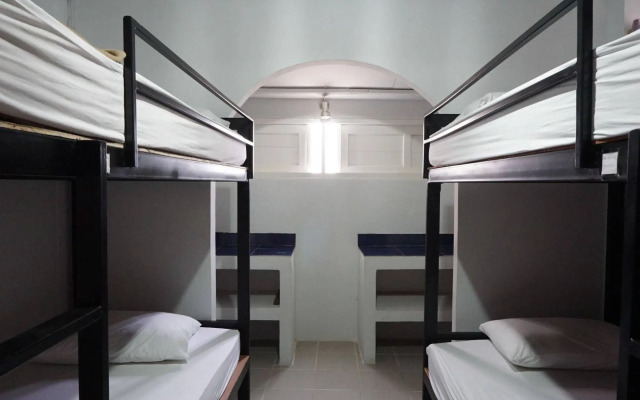 Baan Park Raak Backpacker Hostel