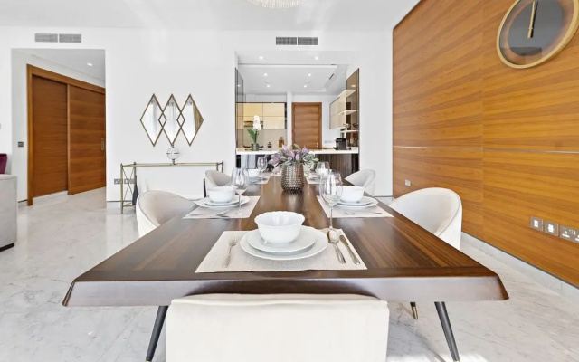WelHome - Luxe Villa With Private Pool Near The Beach