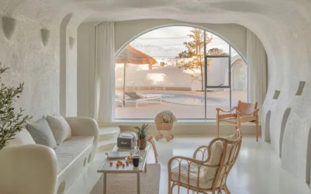Nous Hotel