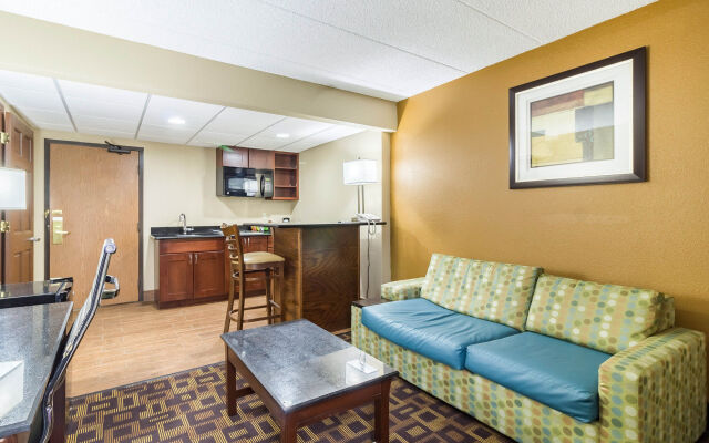 Quality Inn & Suites Arden Hills - Saint Paul North