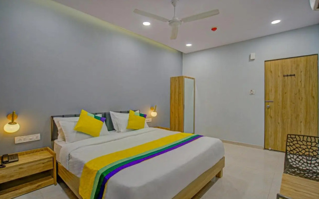 Itsy Hotels Natasha, Vesu, Surat