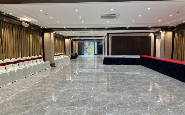 Monday Hotels Amalapuram Heights
