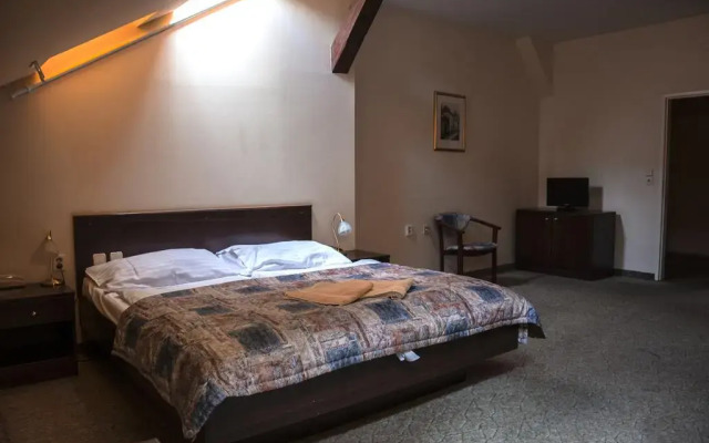Victor Pivovar Hotel