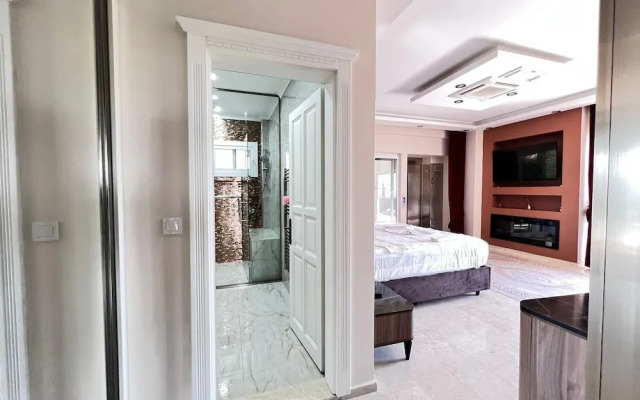 Luxury 7-bed Villa With Pool and Jacuzzi, Fethiye