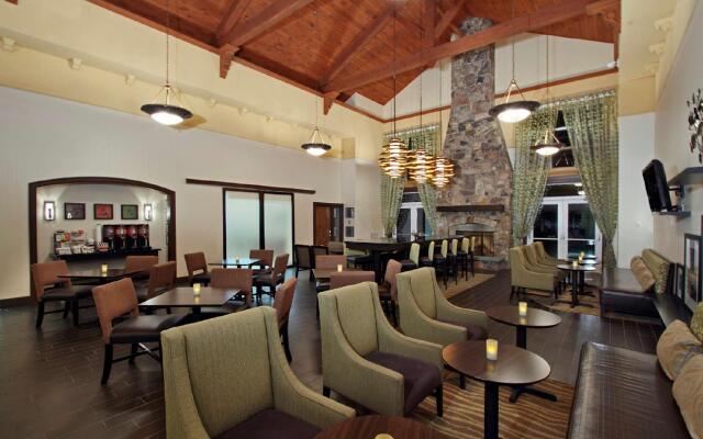 Hampton Inn & Suites Newtown