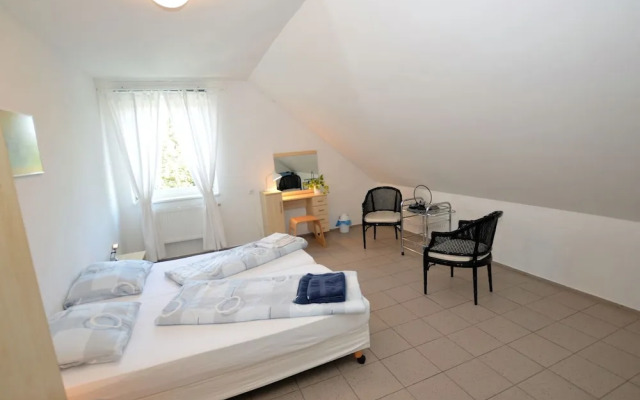 Spacious Villa With Swimming Pool