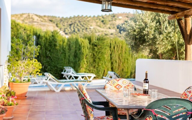 Rustic Holiday Home in Almuñecar with Private Swimming Pool