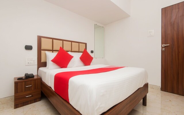 OYO 15902 Hotel Oyster Executive