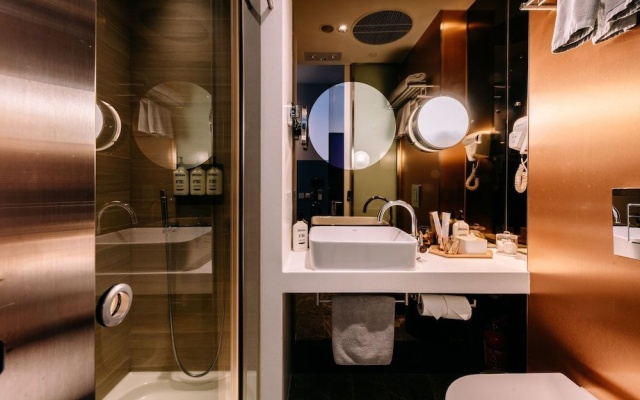 Mojo Nomad Central - Community - Hostel – Bathroom – Hong Kong