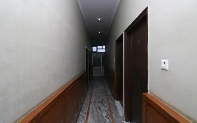 Maharaja Gold Guest House By OYO Rooms