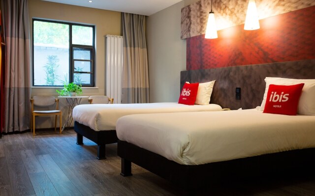 Hotel ibis Luoyang Railway Station