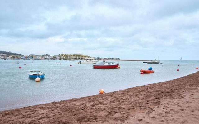 2BD Holiday Apartment in the Heart of Shaldon