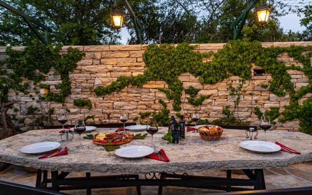 Nice Home in Lisicic With Wifi and 3 Bedrooms