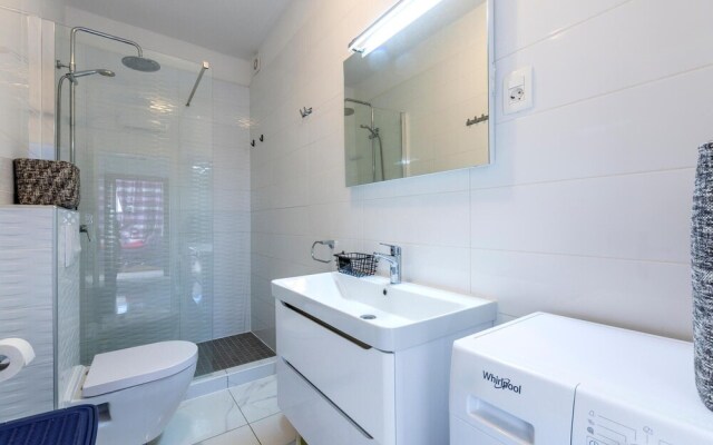 Nice Home in Kastel Stari With Wifi and 2 Bedrooms