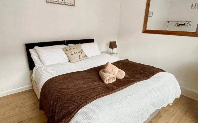 Afan Contractor Accommodation - mins to site!