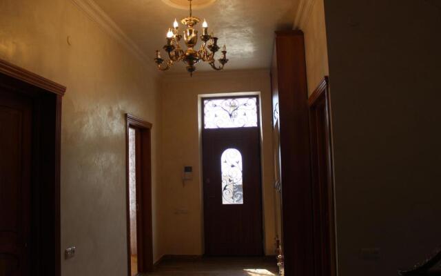 Luxury Villa With The Best Garden & Tours
