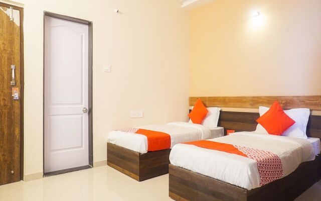 OYO 12383  Hotel Twin Towers 1