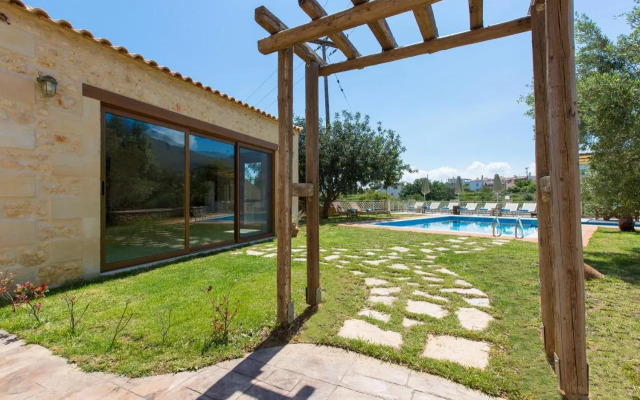 Saridakis Villa, a true mansion, By ThinkVilla