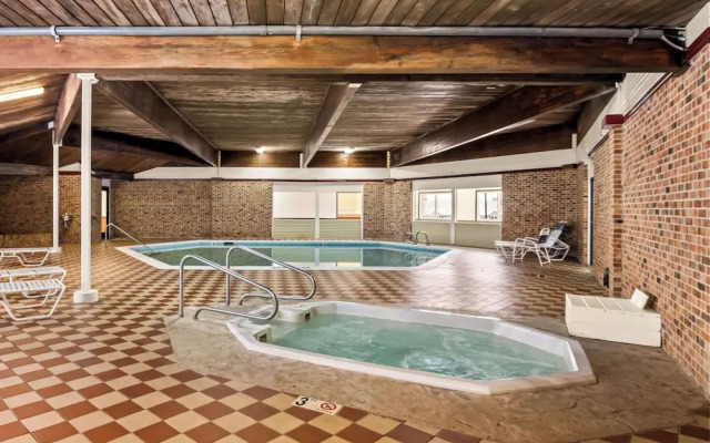 Econo Lodge Manistee