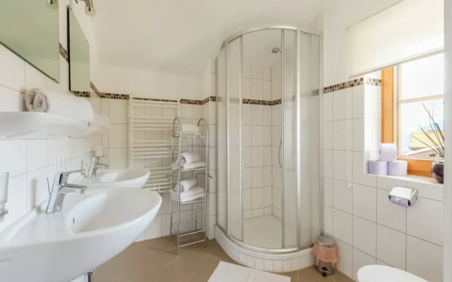 Lovely Apartment in Hainzenberg Next to Forest