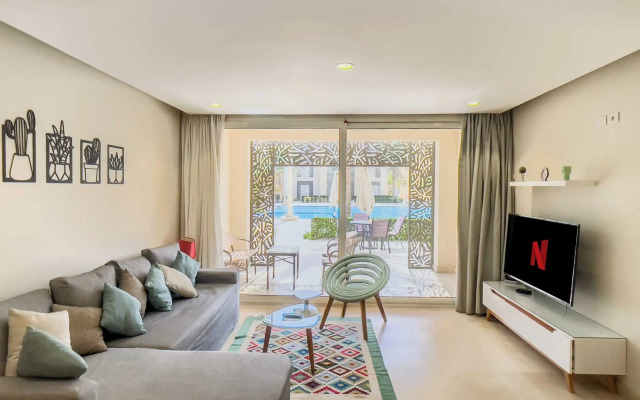 Xuru Stays I Exotic 1bdr w/ Outdoor Terrace Pool & Beach Access