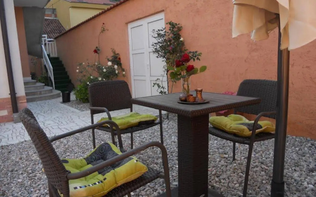 AppleLine Apartments