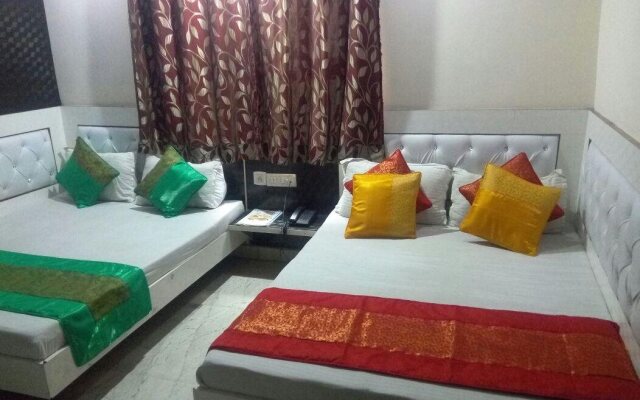 OYO 12739 Mahesh Inn