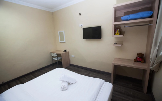 Natol Homestay-LA (Tabuan Jaya) – Guest Rooms – Kuching