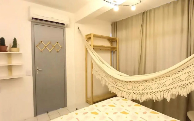 Apto 1 QT - Praia - Piscina - Wi-Fi - Ar Cond.