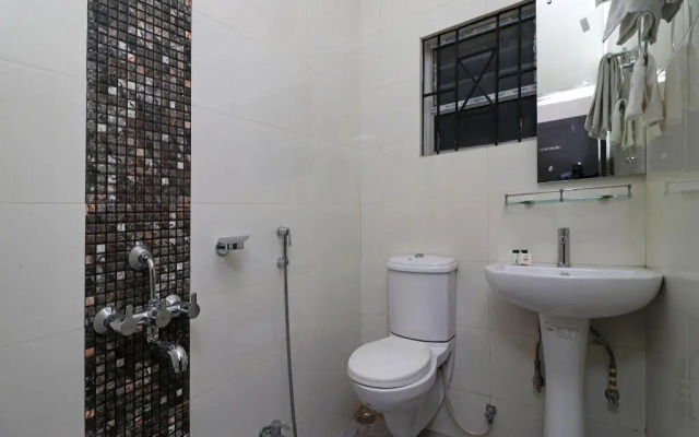 Hotel Barney Grand By OYO Rooms