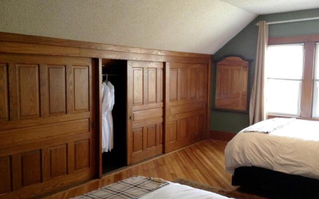 The Inn at Ragged Edge