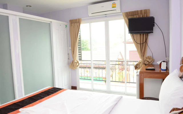 Baan Taklom Chomtalay