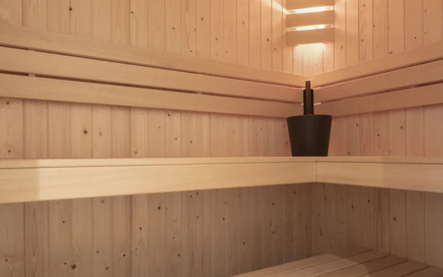 Villa With a Sauna in Tjeukemeer