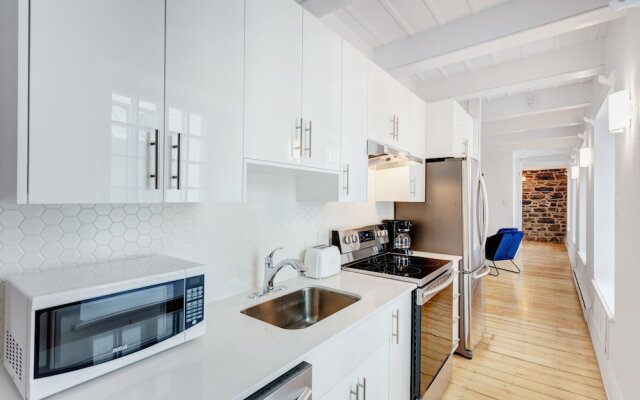 Place Jacques Cartier Apartments by Hometrotting