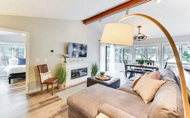 Pinehurst Home: Fire Pit, BBQ + Golf Course View!