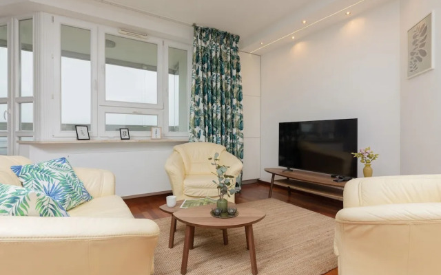 Warsaw Słomińskiego by Renters