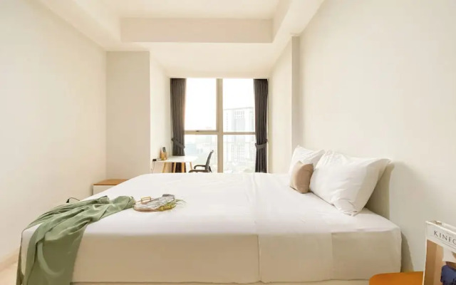Cozy And Best Location 1Br Gold Coast Apartment