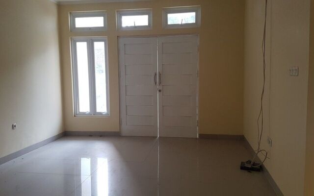 Oyo 2115 Punclut Residence