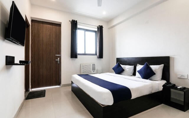 OYO 16685 SilverKey CD Sohna Road