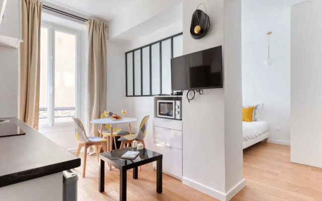 New Large Studio in the Heart of Paris 12