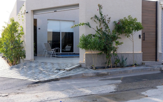 Portal Chalets With Private Pool - Narjs