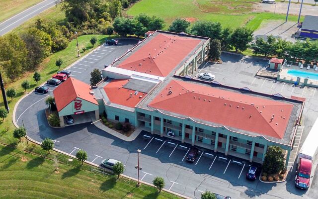 Red Roof Inn Clarksville