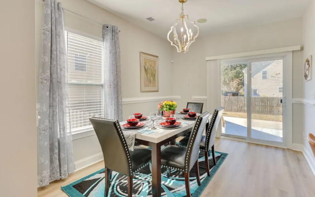 Pet-friendly Wilmington Home - 2 Mi to Riverwalk