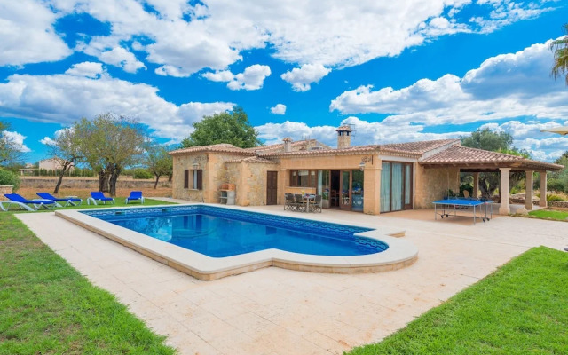 Can Dato in Inca With 2 Bedrooms and 2 Bathrooms