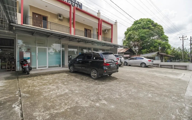 RedDoorz near Pantai Tanjung Pendam 2