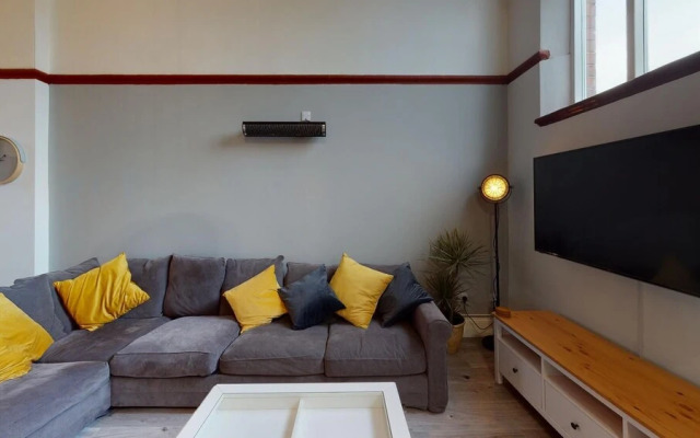 Hu1 Boutique City Apartment - Sleeps 6